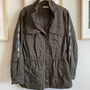 Faherty women’s light jacket with woven details